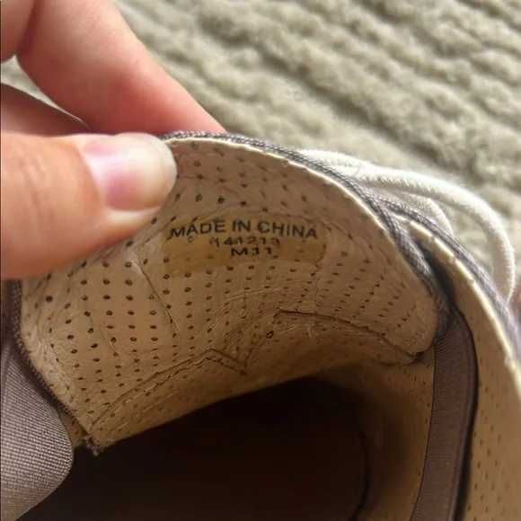 Toms Brown and White Canvas Oxfords with Minimalist Design Size 11 - Picture 4 of 10